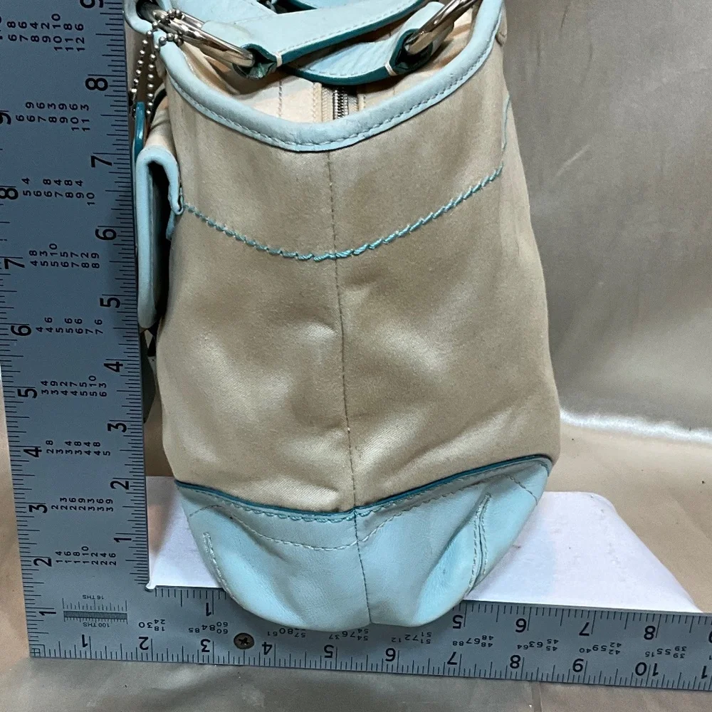 Vintage Coach handbag, beige material & baby blue leather. 10-H8Fa - Picture 7 of 12
